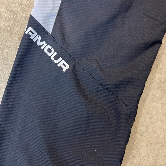 Under Armour Boys wind pants size YXL - Picture 3 of 5